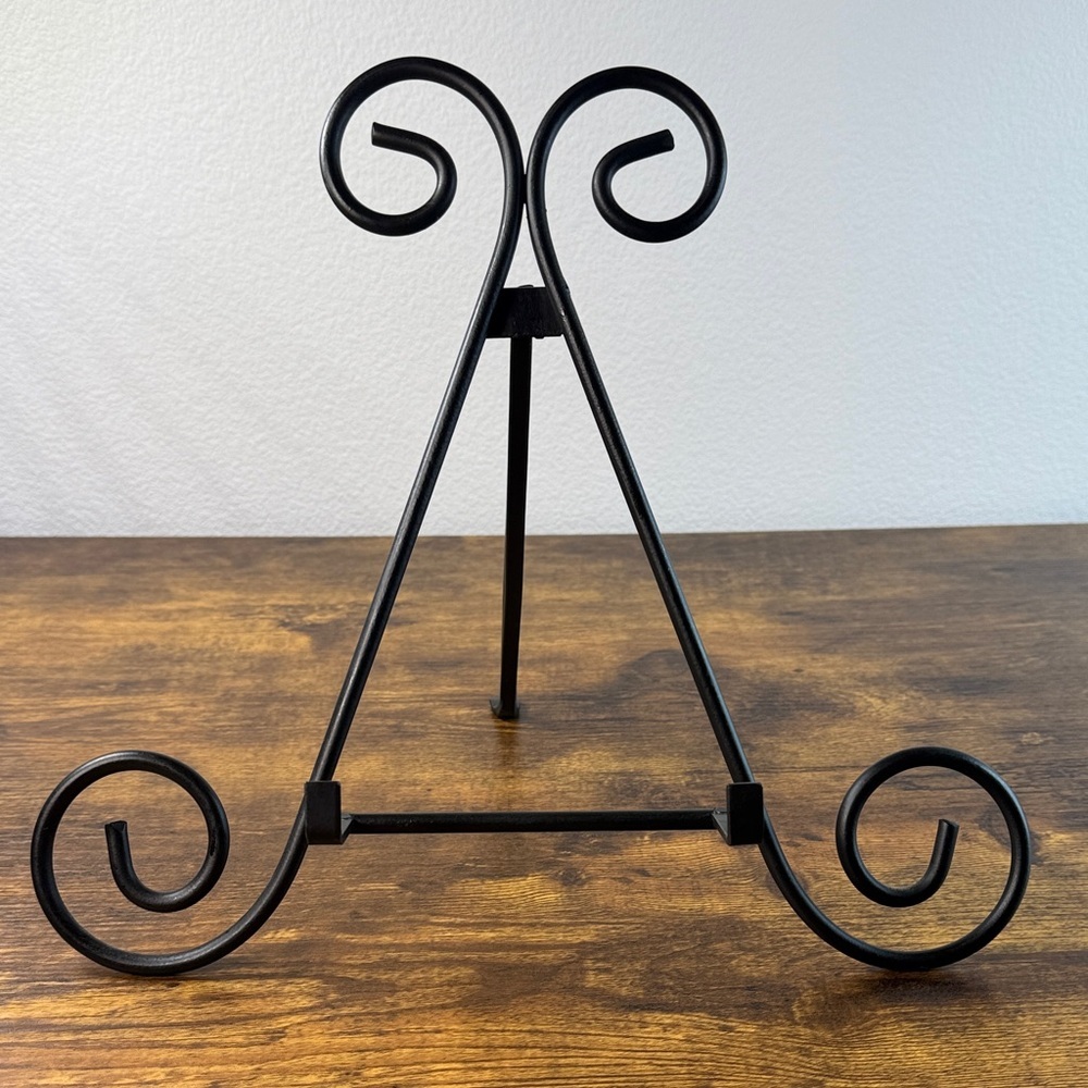 Black Metal Display Easel